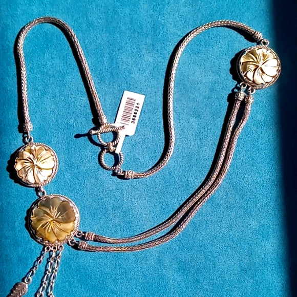 BALI LEGACY PEACOCK MOTHER OF PEARL FLOWER NECKLACE - Picture 2 of 11